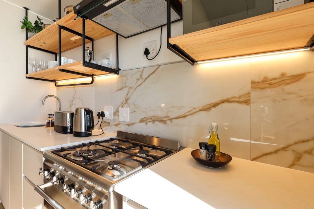 b232b29f-8664-4294-8c61-54d4f66a1f4a-1