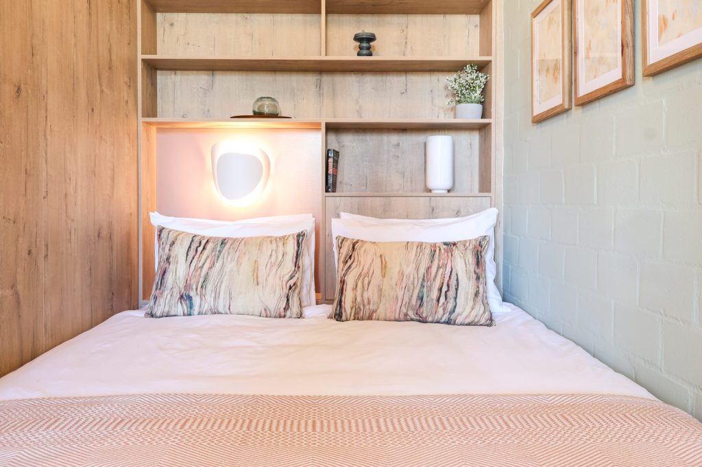 b98f0da8-d246-40d9-8006-5525e259e95a-1