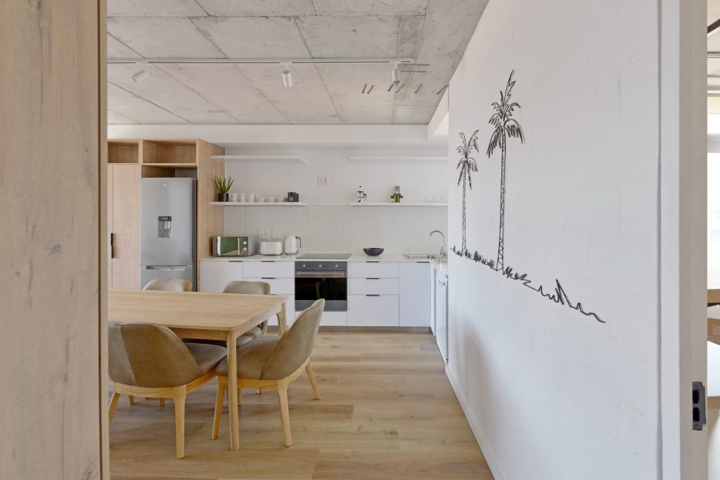 b9b16c51-75b0-4dd3-b0be-f3551e996282-1