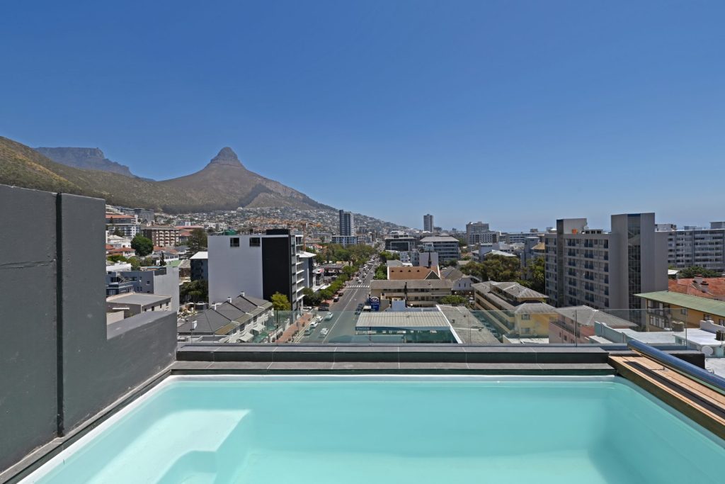 b9e72135-e91f-4efa-b06f-198eb2771b4f-1