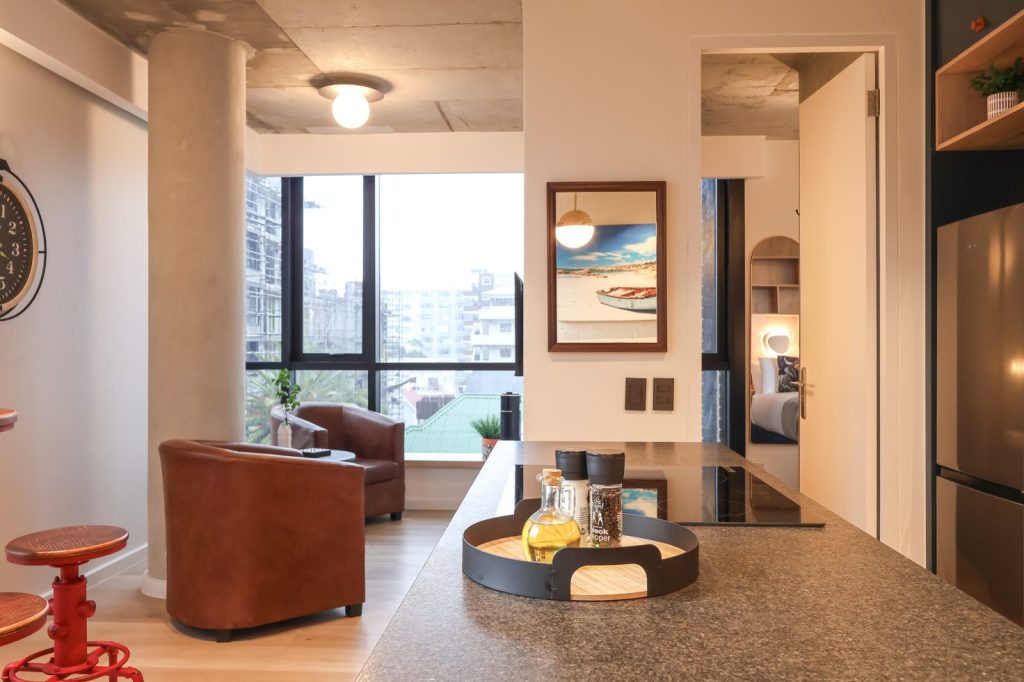 bace3a2c-ff4f-4c4f-b249-13cacd80b131-1