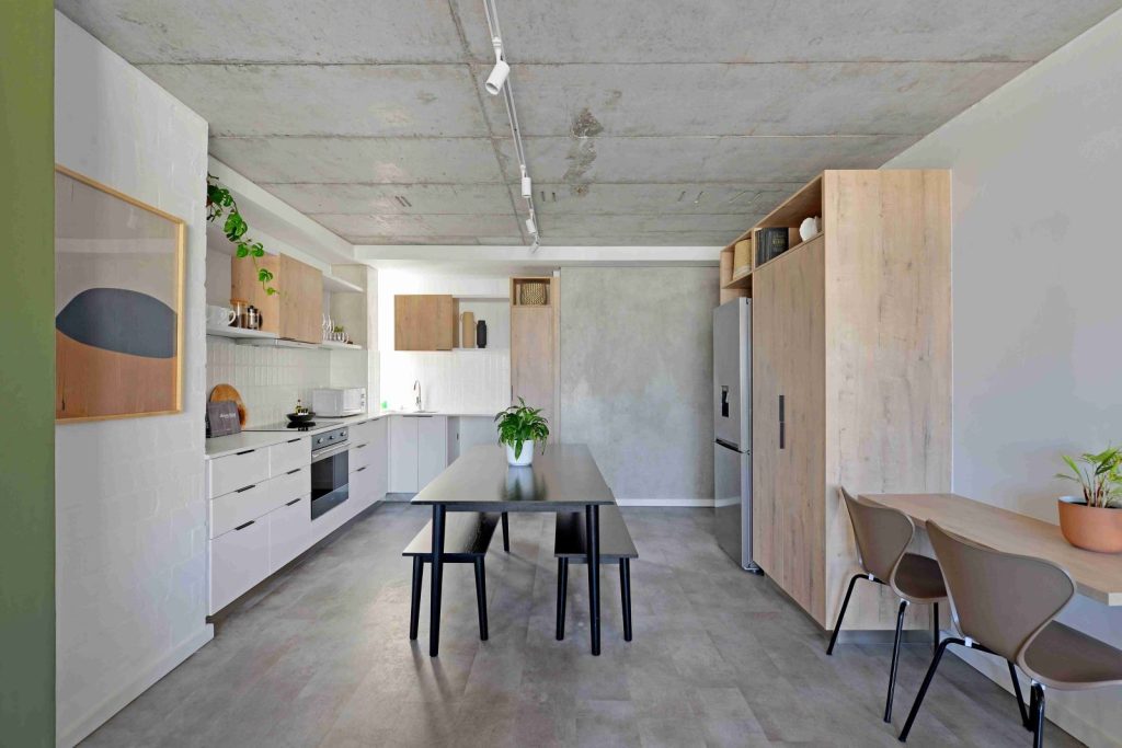 bdaede42-29cd-46b1-a972-2f0014cffc47-1