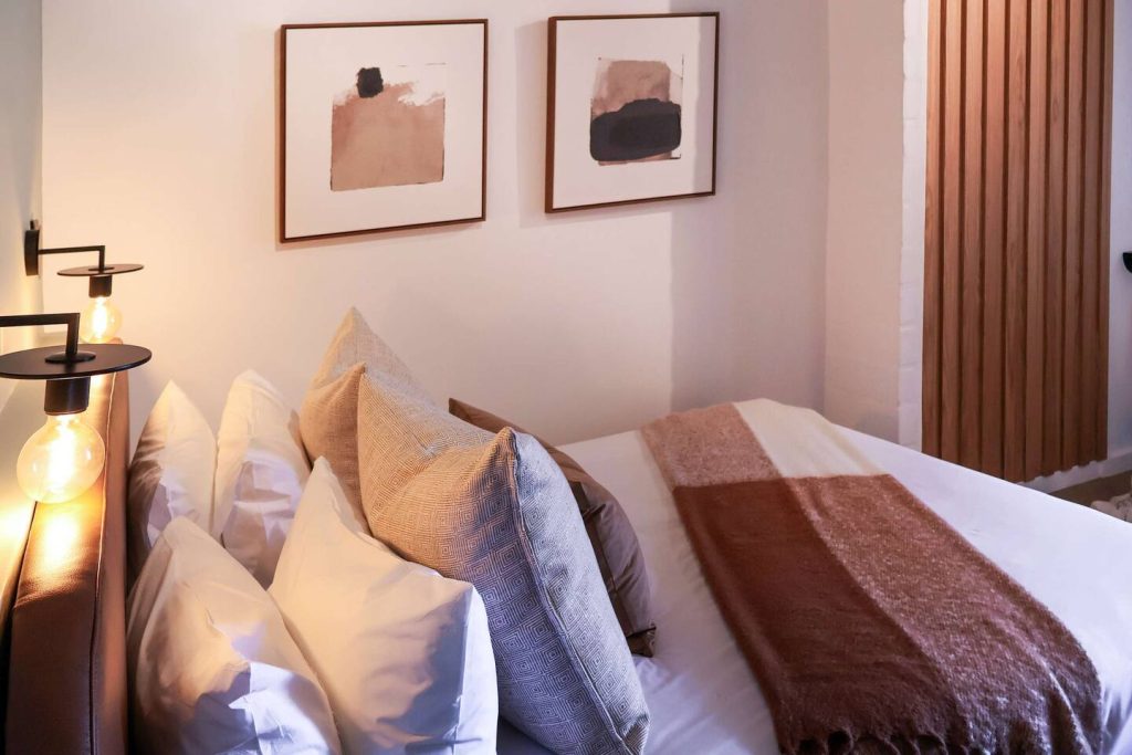 bde430d4-fd42-4293-ac23-dedeccf02157-1