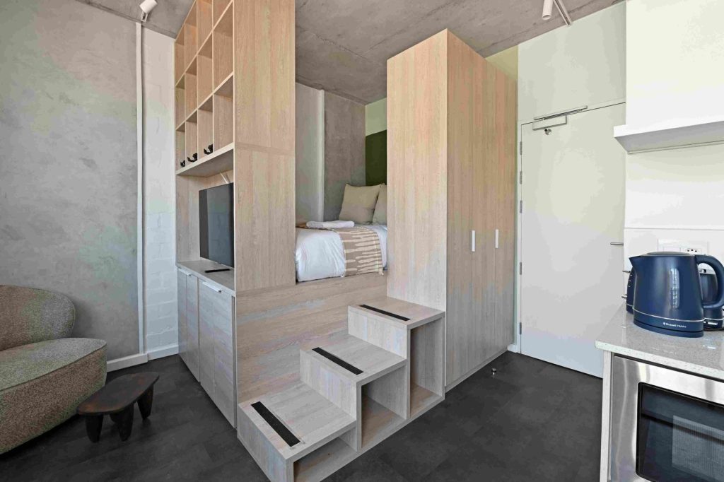 c1bca376-5095-48d8-b41d-dd139743dd84-1