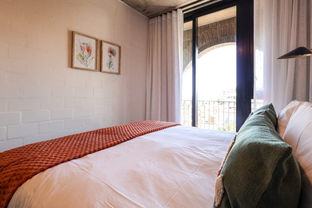 c39117f0-4369-4ed2-855e-ccdf699ce16a-1