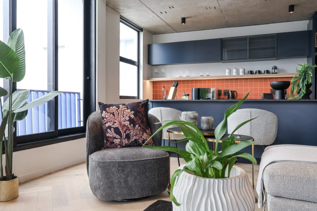 c57e594c-dfe3-4e91-b5a4-daa1d85b74bf