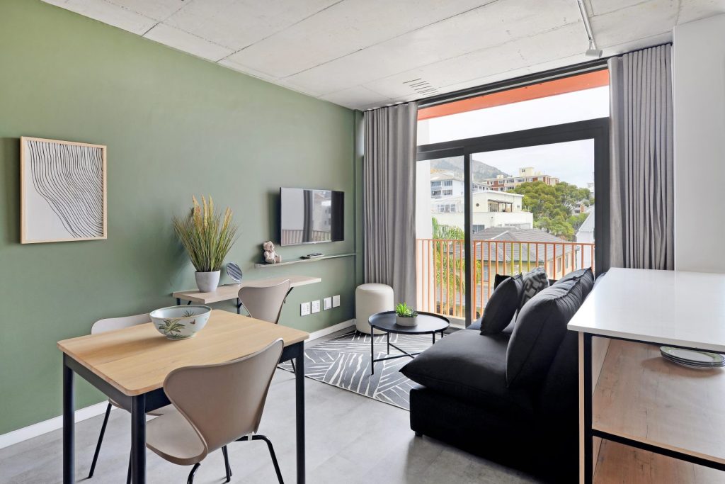 c9c9b656-4967-4882-8520-3b22ac41f331-1