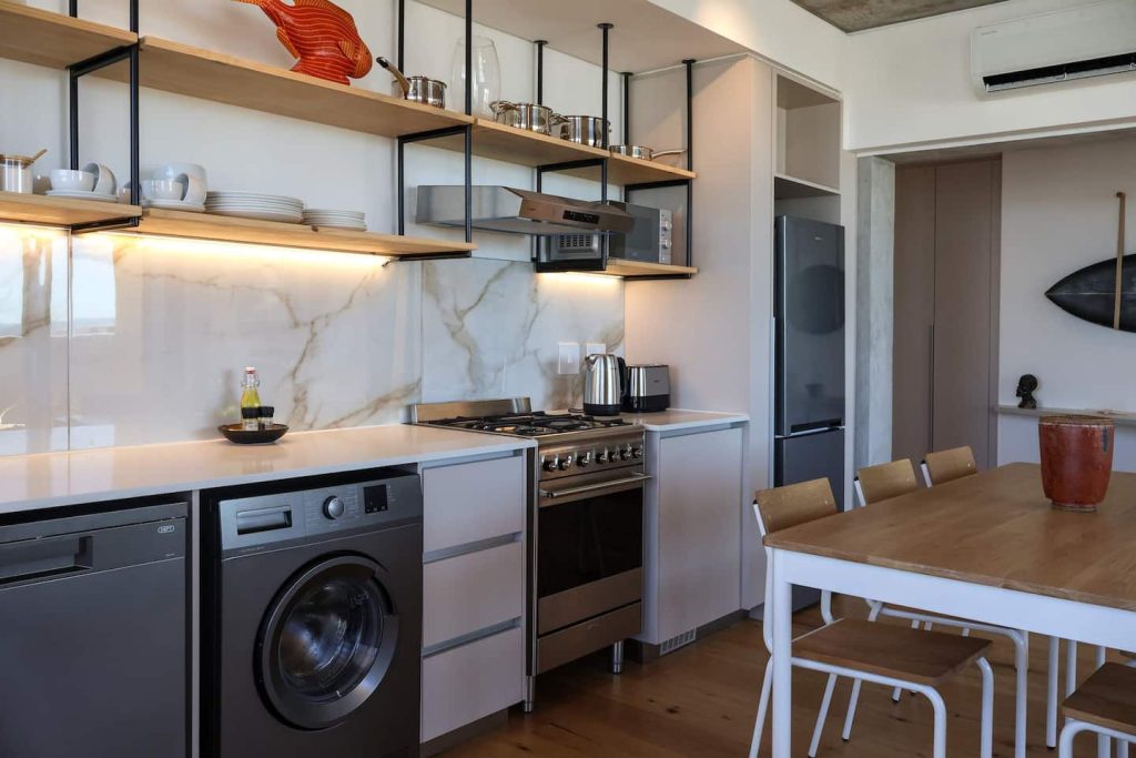 cb96bbb3-f1a9-4fb8-bb89-f8a585027913-1