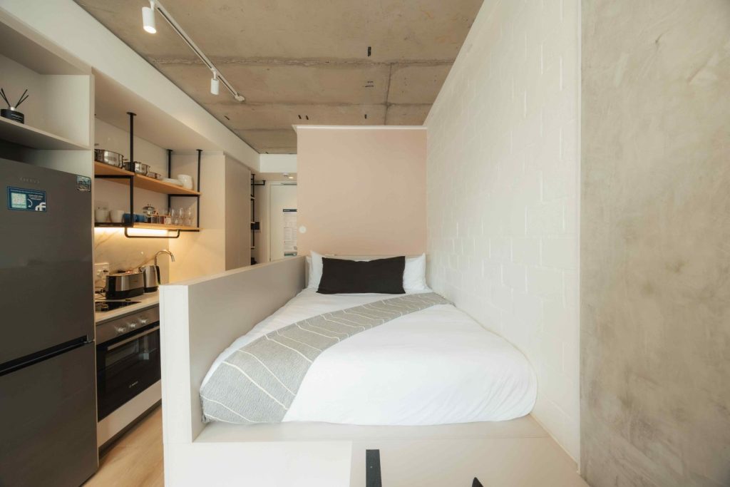 cefeb348-a4a8-45fc-a8cb-2ceaa7ae7e92-1