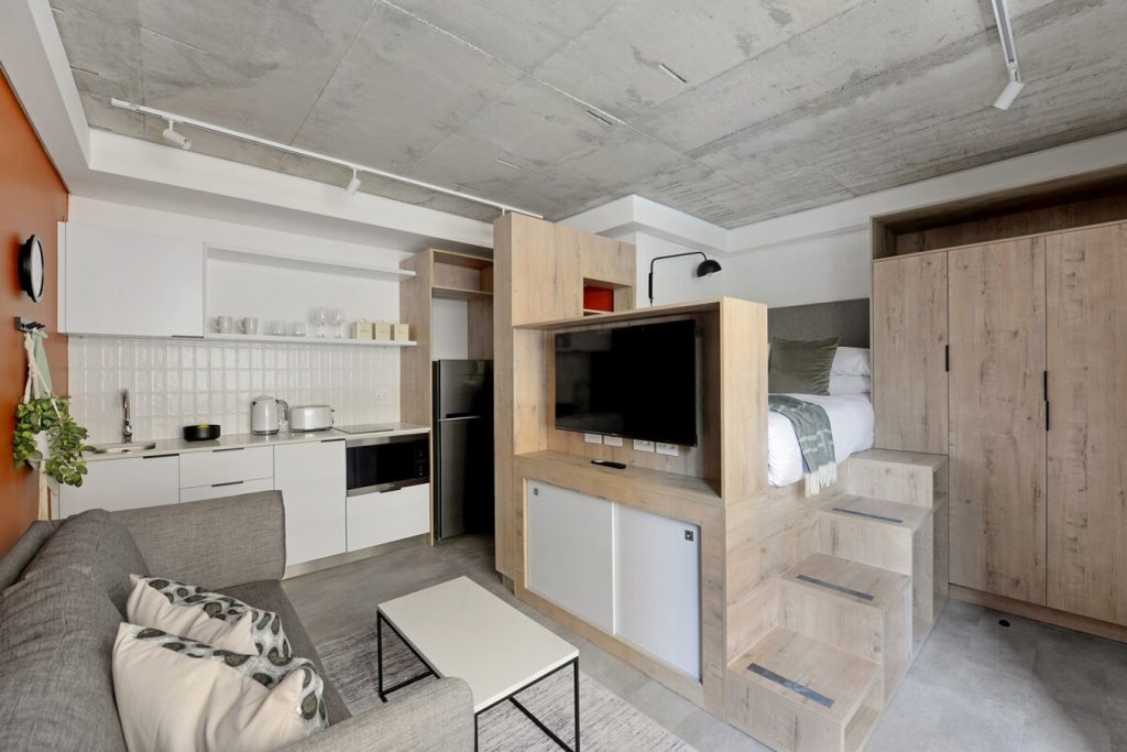 d02f3bd7-0369-42d2-8a0b-ca46ea05b97f-1