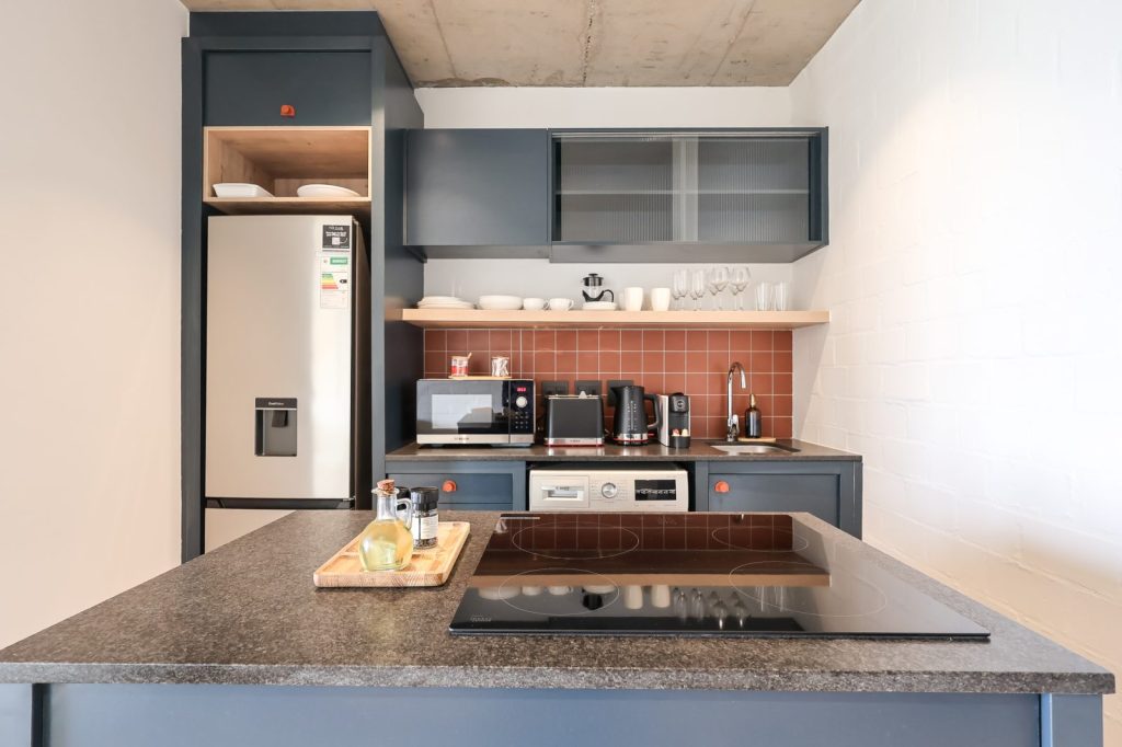 d2eb298b-5eed-46d3-a408-e8629547d16c-1