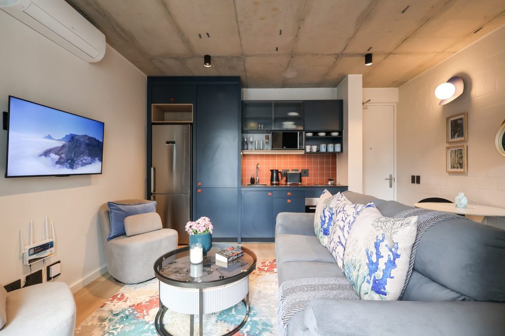 d695fbfe-c837-4b47-a5e7-29c1c026728d-1