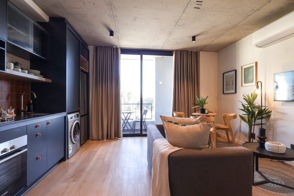 d79bbaab-5391-4dbd-b795-370f273567ac-1