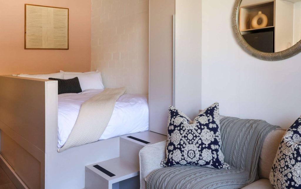 d9a78516-1e3d-45b6-95af-e856e602c69b-1