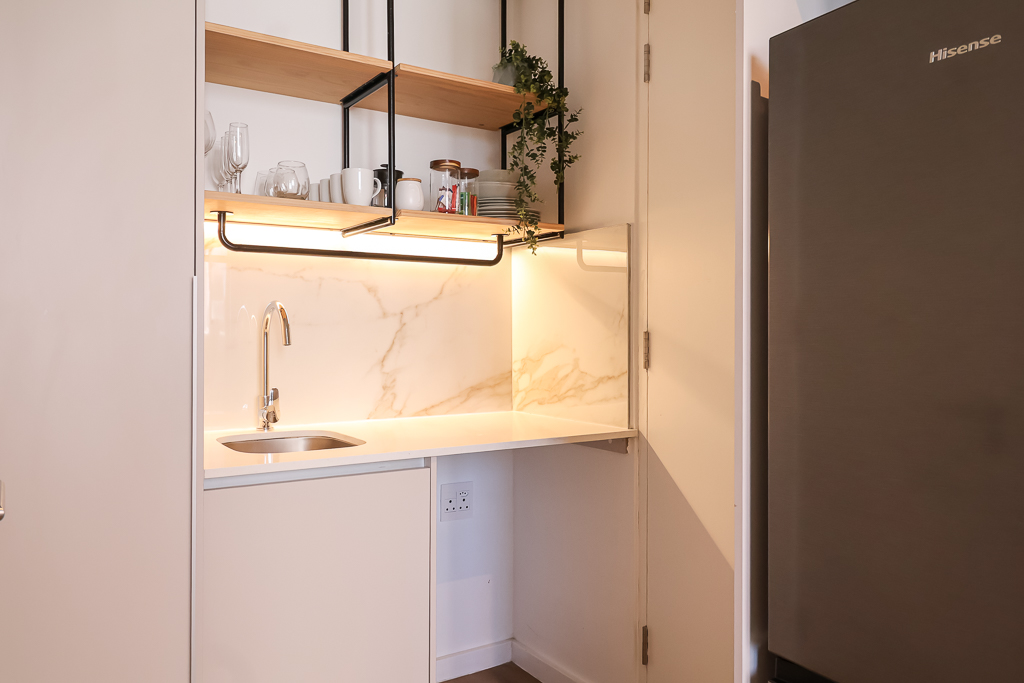 db711eb0-5e04-41cd-80da-3d819ff7f3c8-1