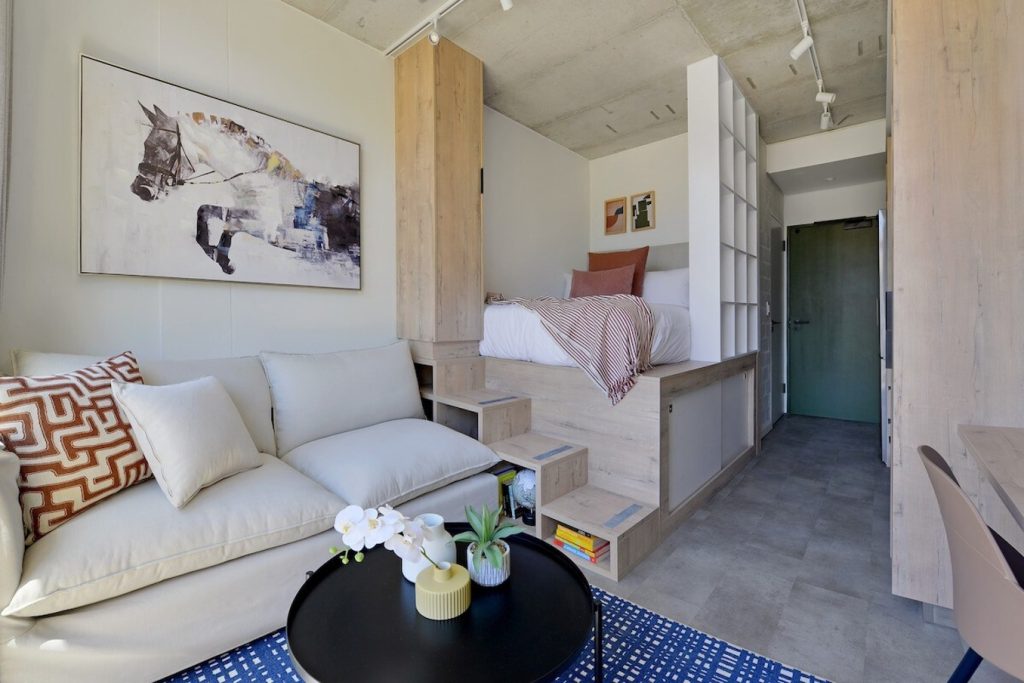 dc515258-a251-42fb-a54d-32342beb8fb1-1