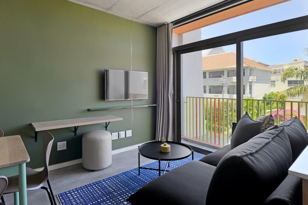 dda4f6b9-a3d1-4ca1-9b20-59a49477cb94-1