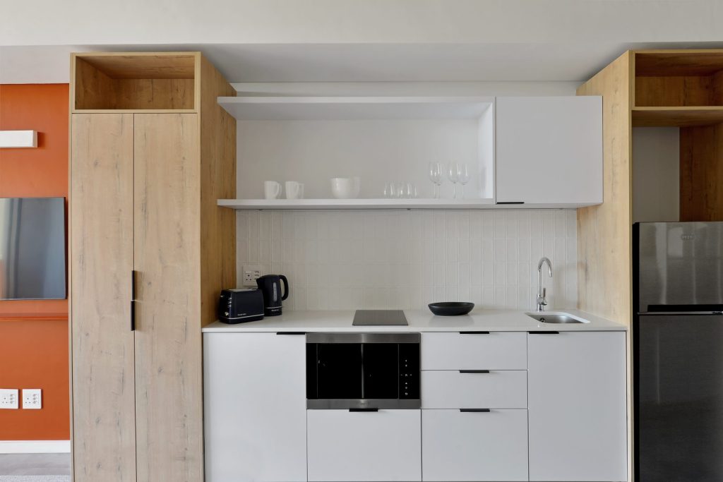 e0330da0-db5e-48d1-b03f-acc54793278e-1