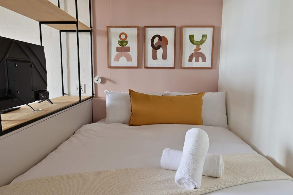 e1fee416-a0a7-43c2-8066-831a4b38197a-1