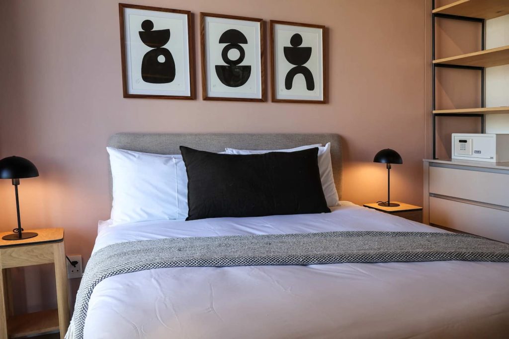 e1feee9e-68ae-42b7-bd73-0e30ed3aa0f4-1