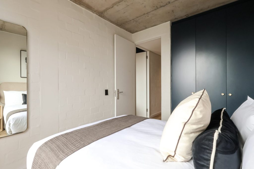 e3ddaea6-89d5-4afd-9a17-7b97a7e5bb1f-1