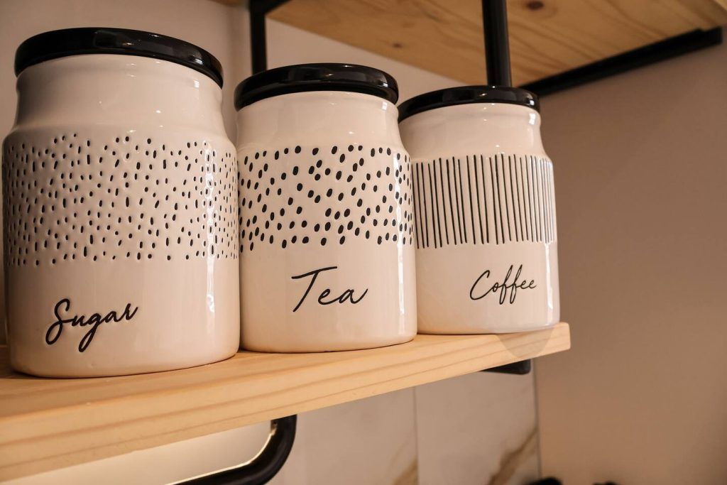 e4a18bae-6e9b-4162-908d-8194e4f04679-1