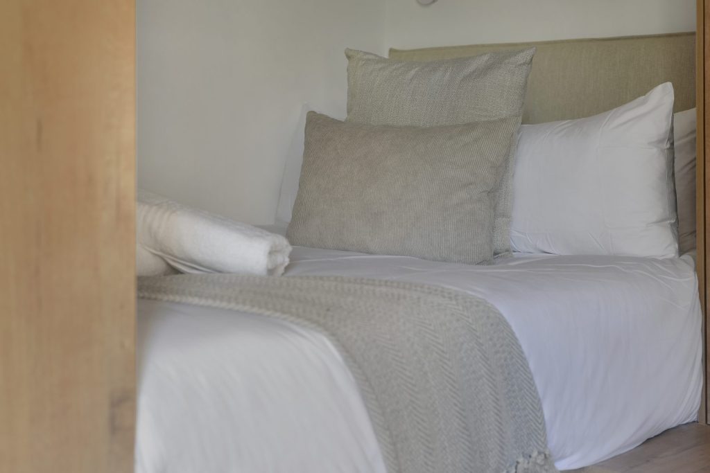 e8a6a18b-c3e8-43f3-92fa-21cad87ff221-1