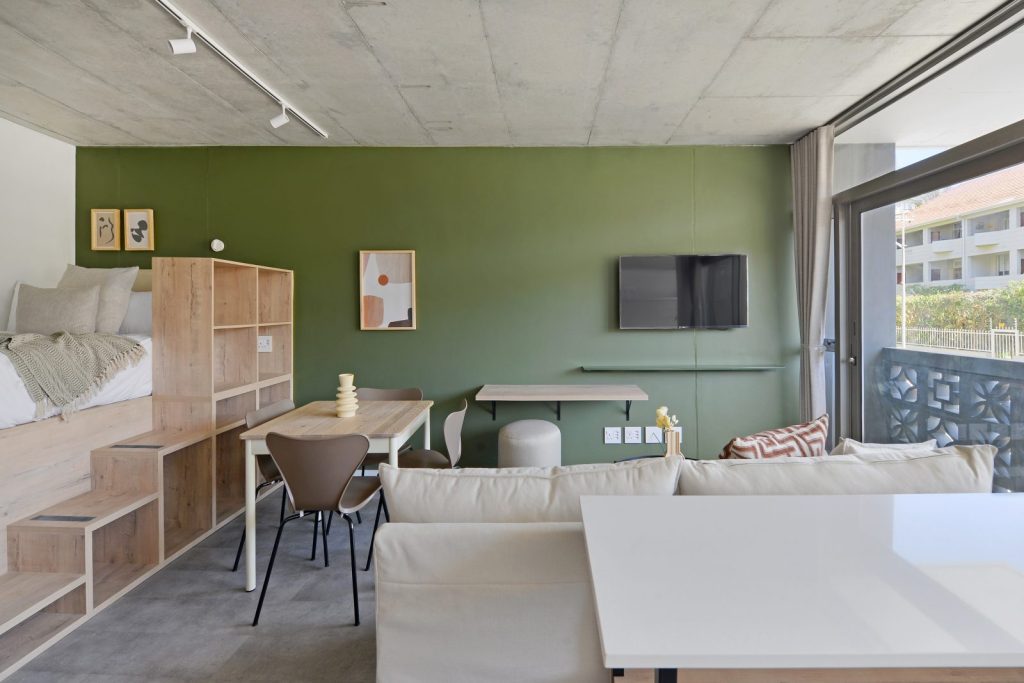 eac26300-bfe8-4ccf-8847-b73f4d2a5346-1