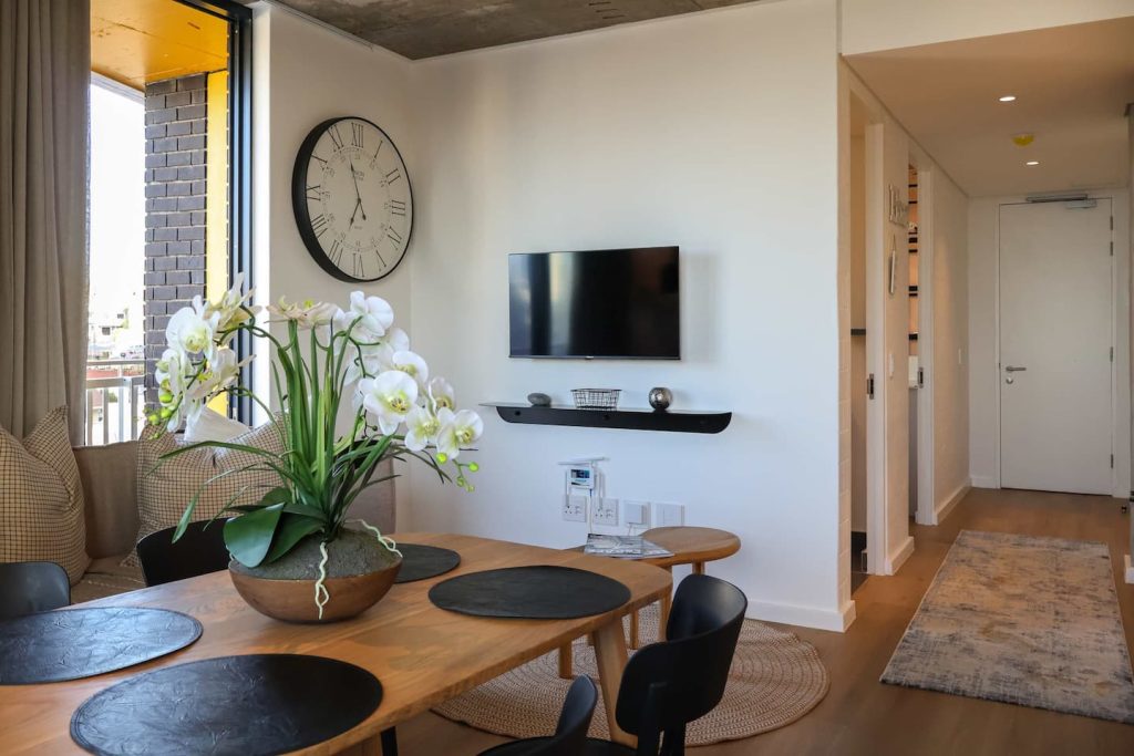 eac9694b-10da-45cf-8bda-ac57076a2622-1