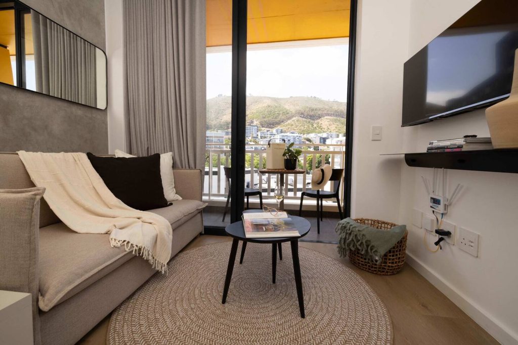 ebc96b83-281b-4b3b-b30a-cfbf2631c62c-1