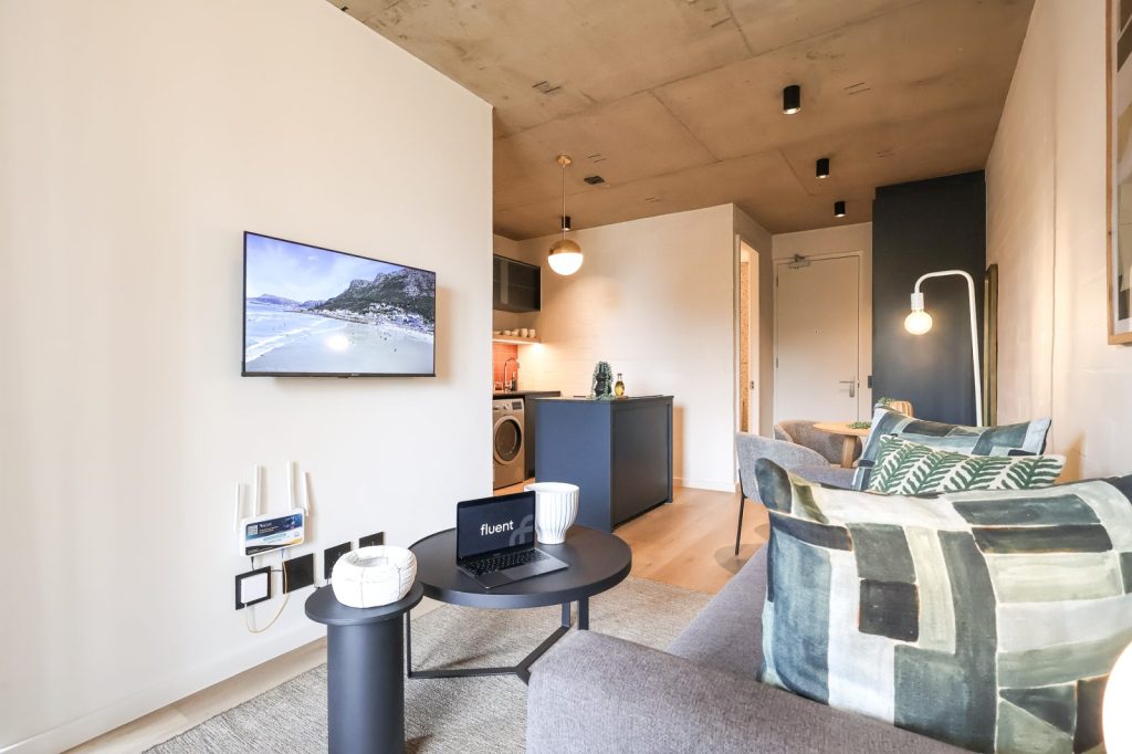 eca6757b-0c16-44df-b64e-4d72f2c6ac1d-1