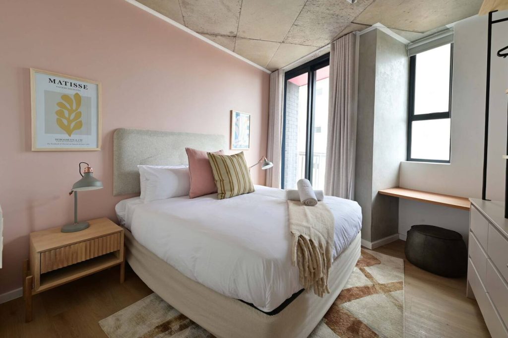 efcd4d32-ec42-404f-8423-cd47b4bb79b7-1