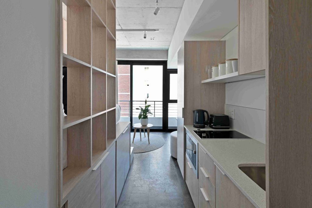 f3b313f3-c8ff-4385-a609-535d4c36ba47-1