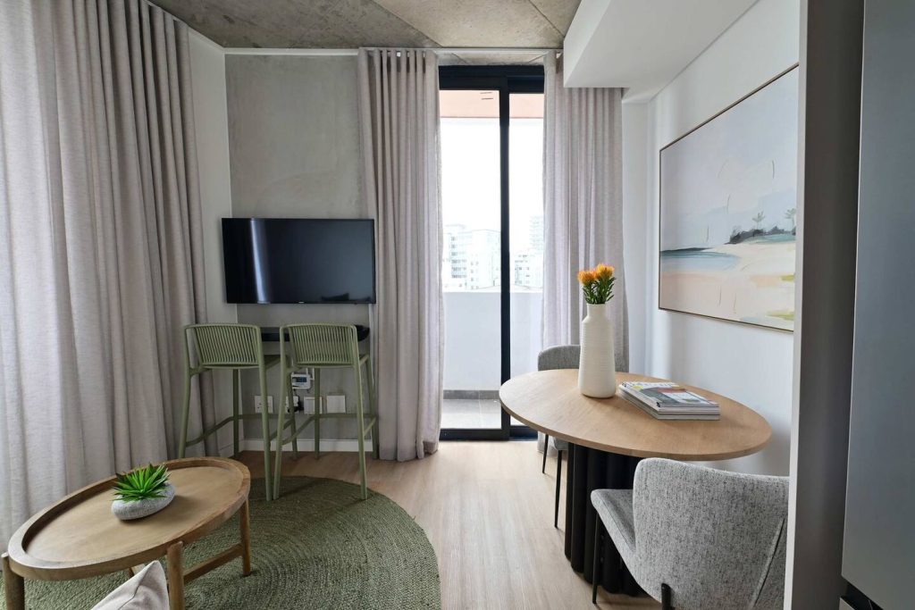 fb59904b-08cb-467d-90dd-687fe3568204-1