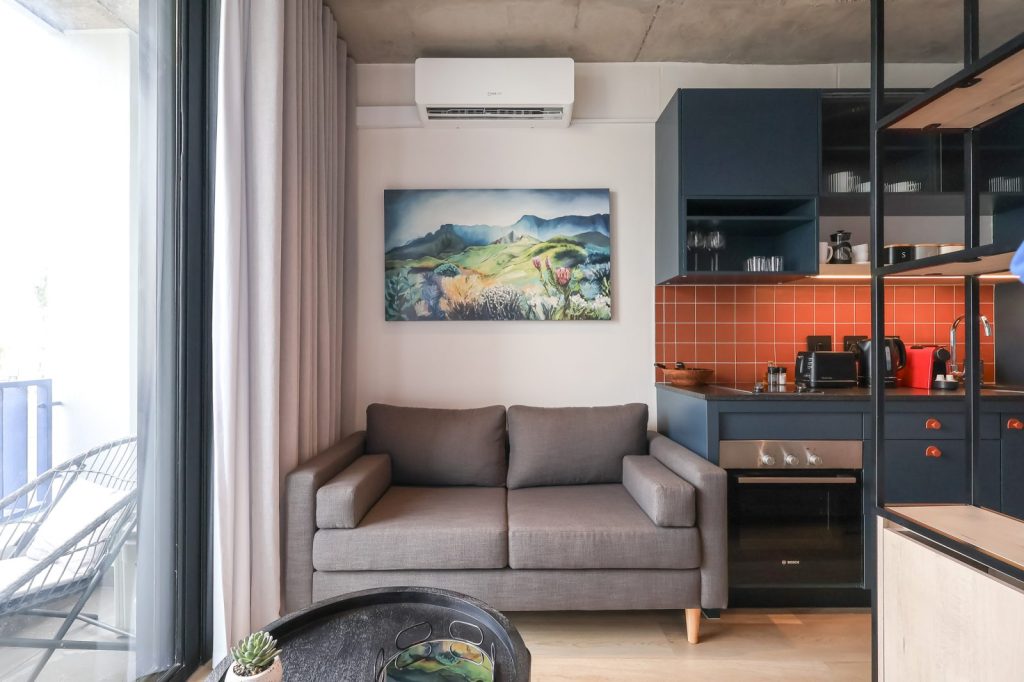 fcf0b67b-edd4-462f-a434-c652f196abb9-1