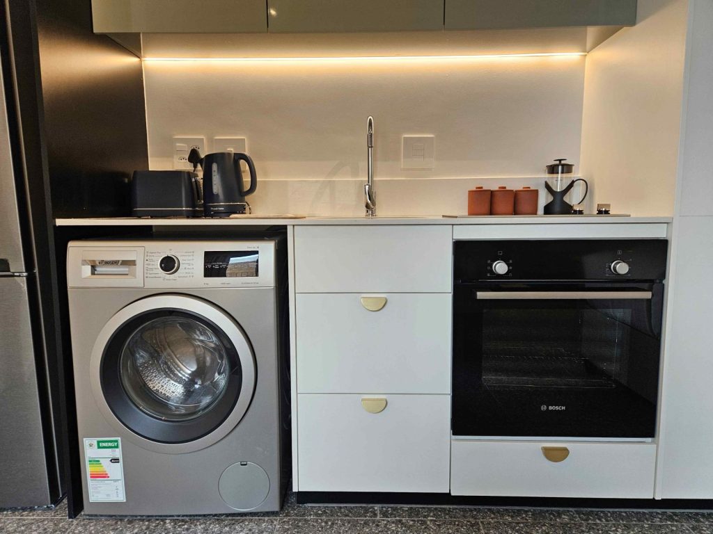 56956958-44f3-404b-b4f6-06e29c4aa5dd