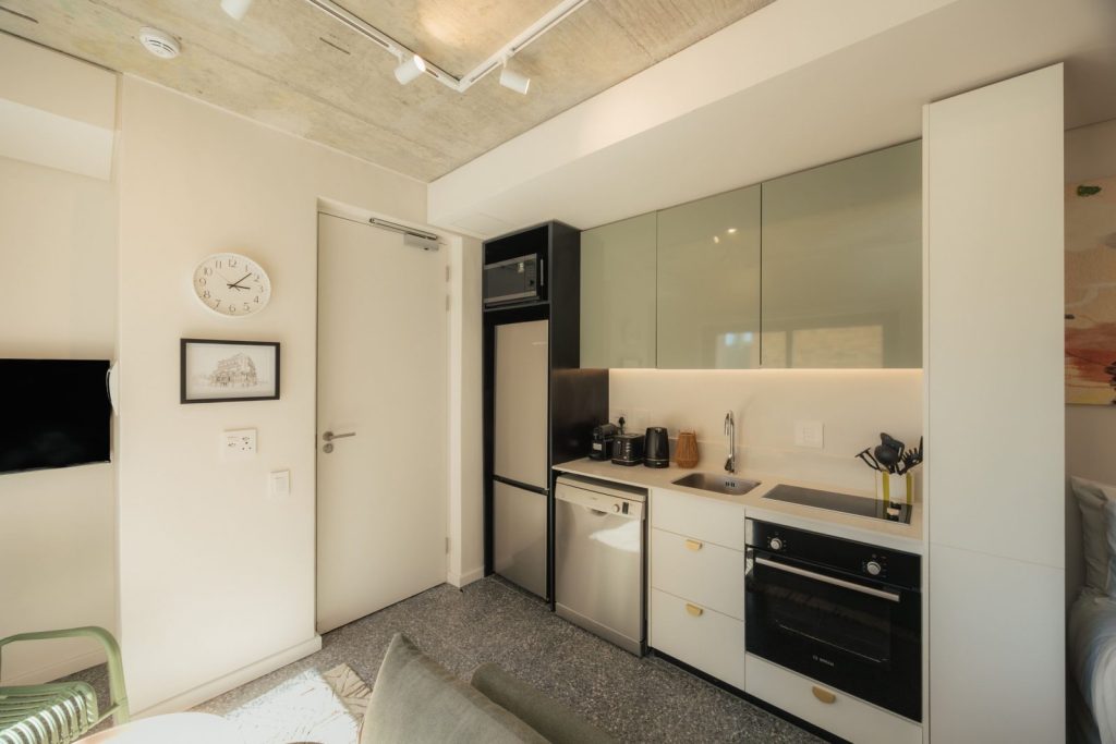 69b0241d-8d35-40ee-b220-a57bf088da3e-1