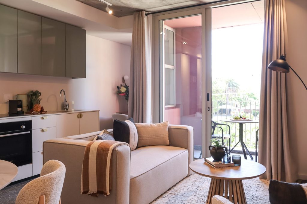 882e0ccd-511f-43b8-a680-8db8c94e50d1