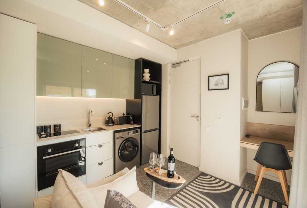 ad1c8b52-7cc5-471c-aa43-79d5ee158bd8