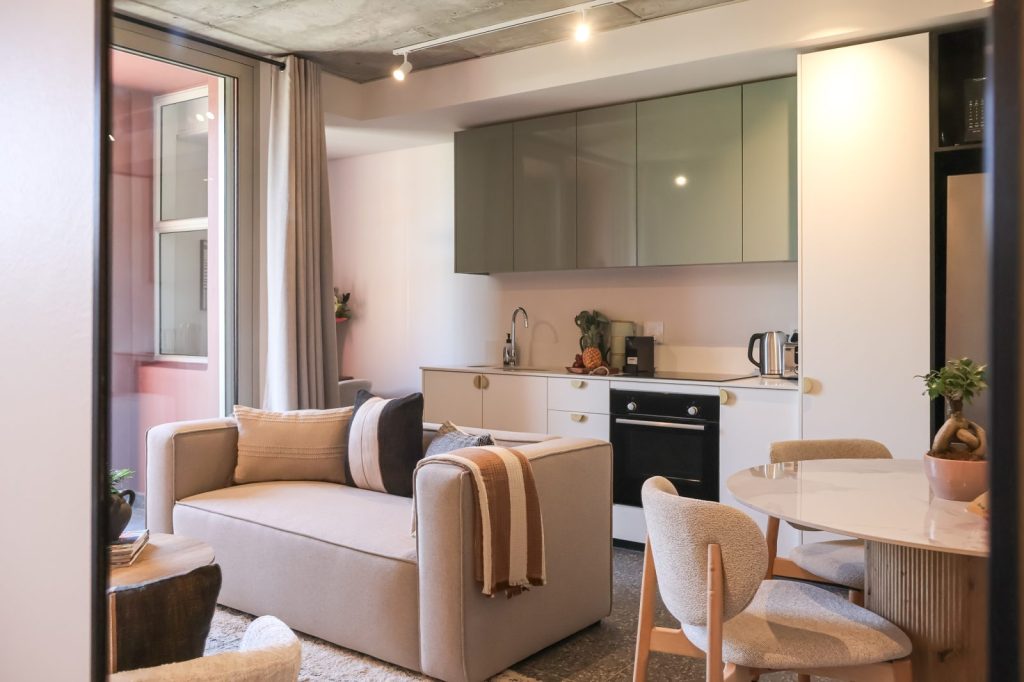 b248d838-f0a4-4193-9acd-b00243b8ecb9