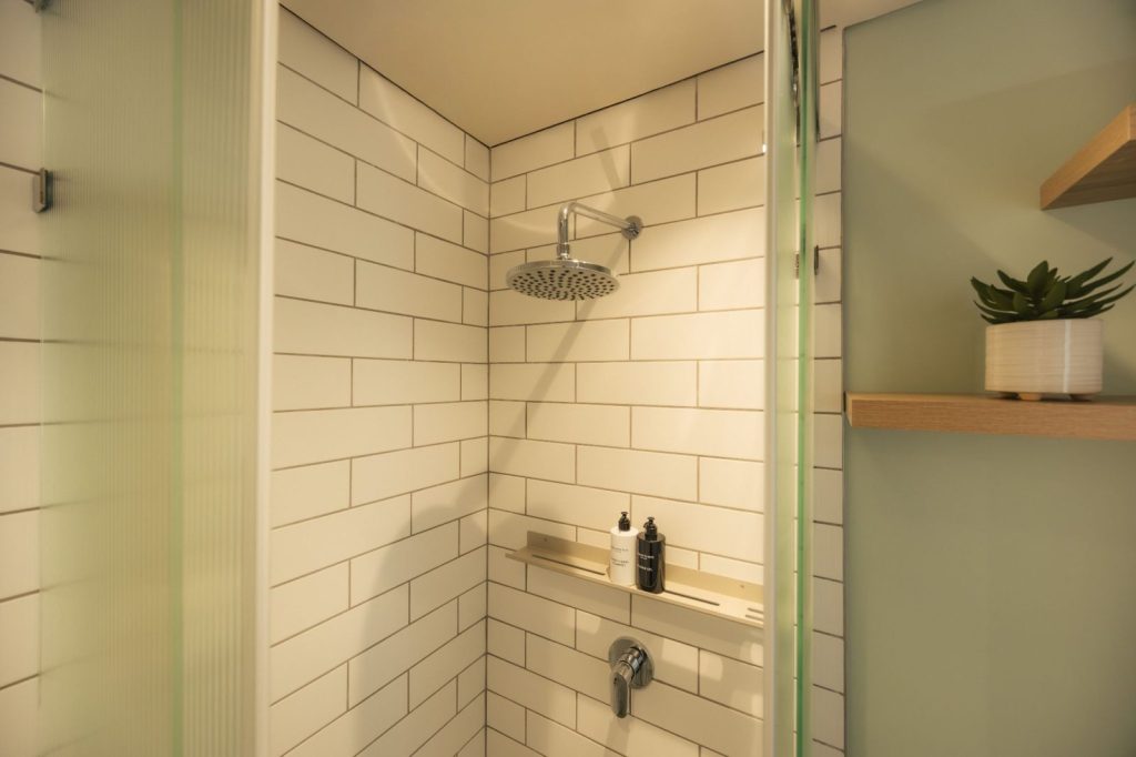 bc025954-d588-4c85-9a86-8e46903c1522