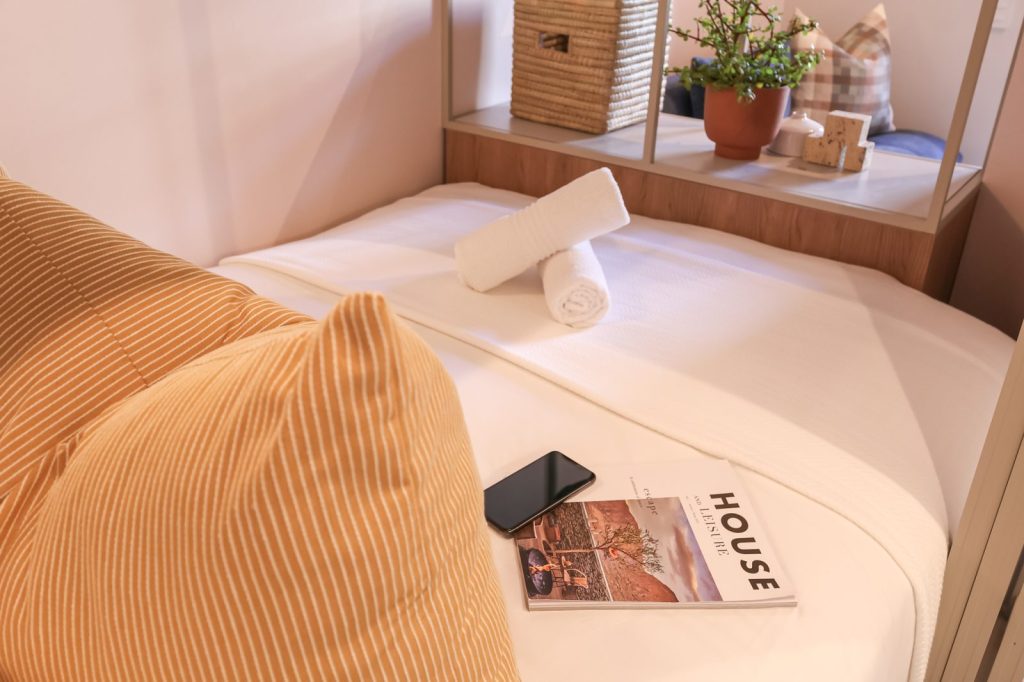 c9fe6e03-bcf6-4cec-88a3-bbba028c0cb4-1