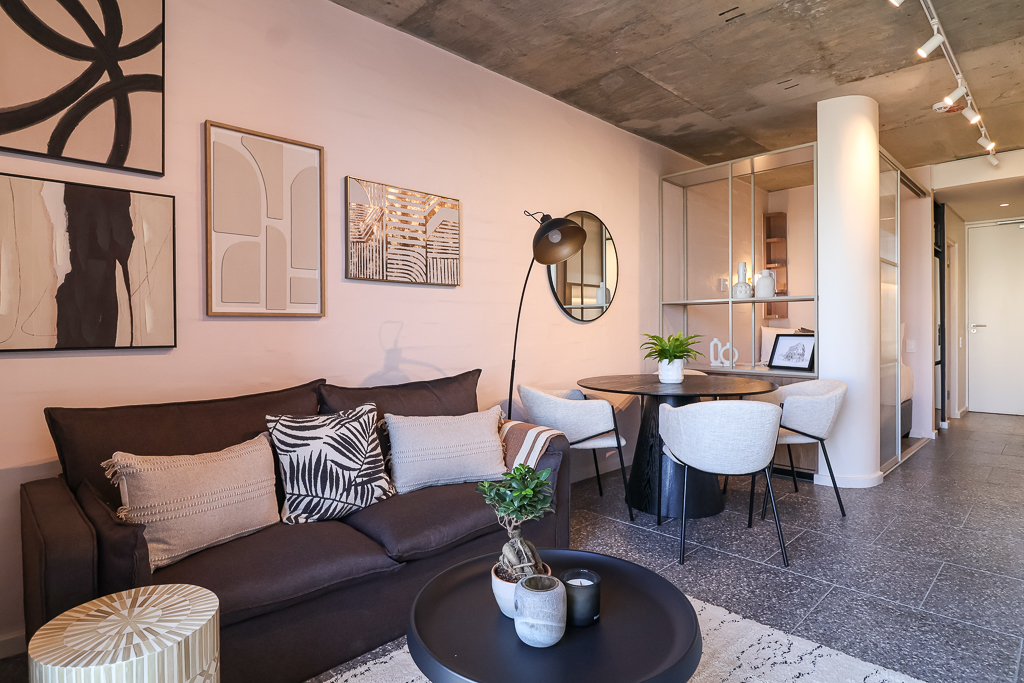 dca6b9c6-1f76-4e6e-82dc-6ea36dc7b24b-1