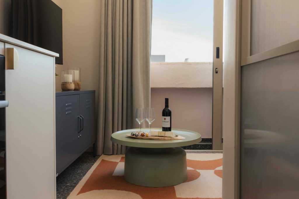 f4669684-448c-4404-8341-2d8ba6d909fd