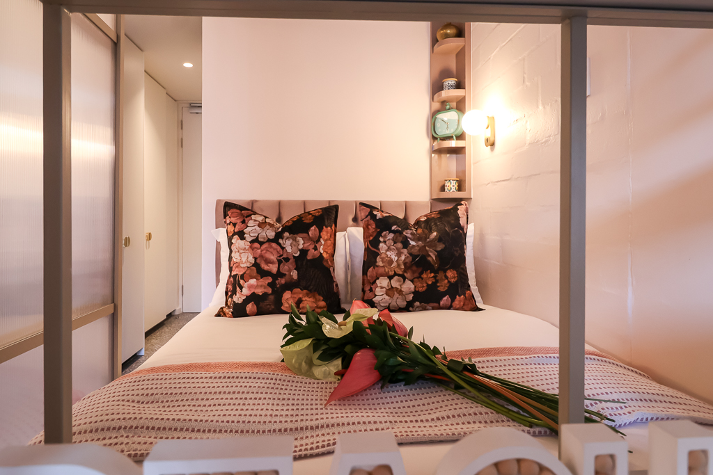 fe1dd593-ce38-4ae7-a0fb-3a9eb9588040