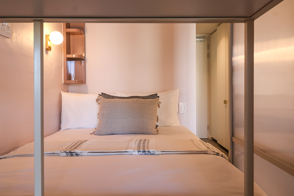 1780b484-d0b9-4cfc-a9af-25931f50ed6f