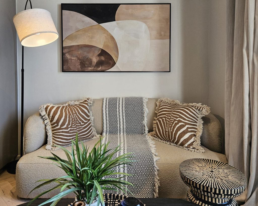 2f9e0f8f-5058-4ddb-9cfa-e1e33eae1281-1