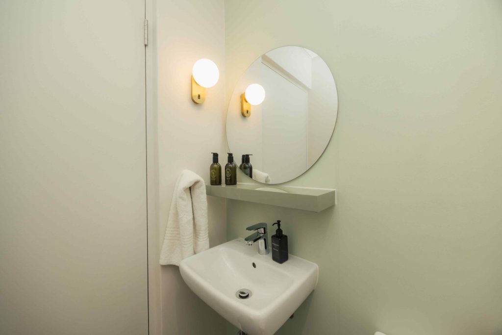 5fd5ba7e-a480-4bdc-bedf-f72335c744af-1