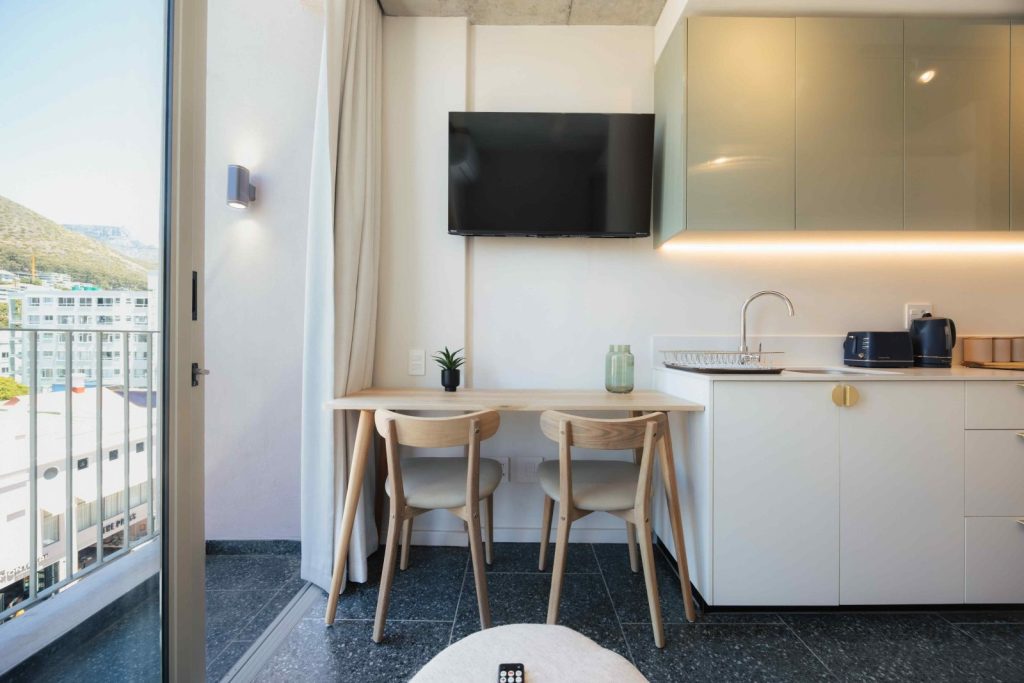 7d1242e3-f8eb-4bd5-a681-858648eda563-1