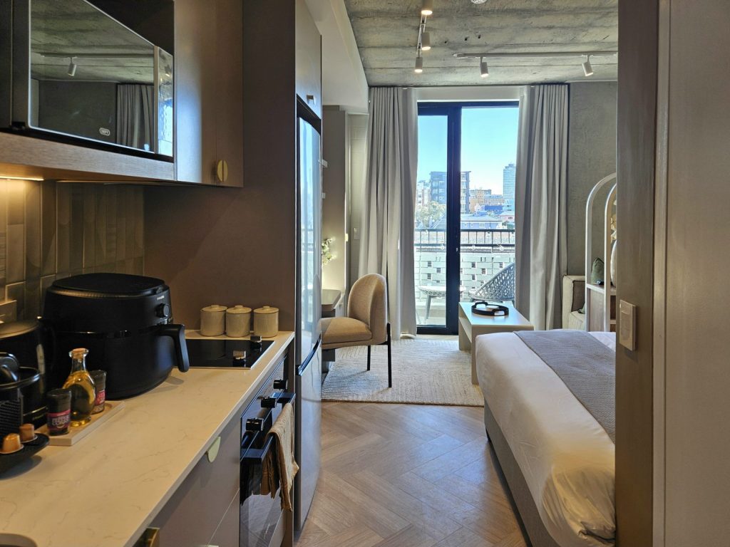 9fcfd5a5-1f96-406c-9342-da84acbfef4c